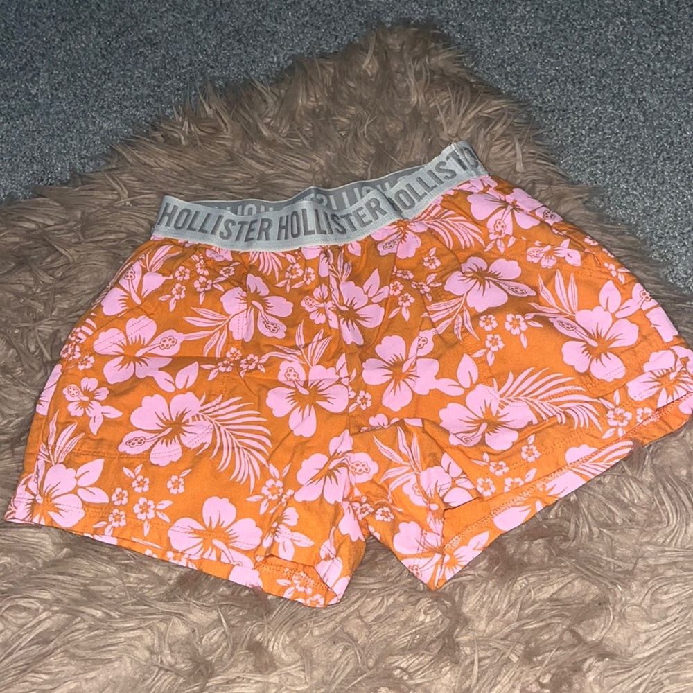 Really cute hollister shorts